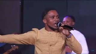 Deus de promessas - (Grace Zola) versão David Matondo Mif Praise ao vivo