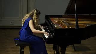 Olga Ivanova pianist