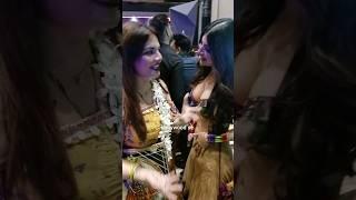 deepshikha nagpal and Akanksha Puri  bombay Times fashion week mein hot look Mein Najar ayi