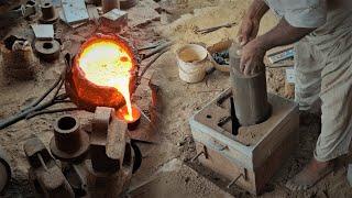 Melt a metal and casting process of metal