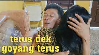 maen di atas sofa sampe keluar tujuh kali!