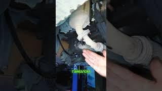 лайфхак! как открутить слизаную гайку! #mechanist #пословицы #diy #carrestorationproject #automobil