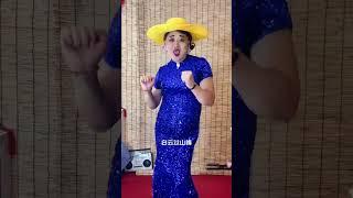 用心表演好每一个作品 舞台无处不在，# 男扮女装反串 # 旗袍秀一秀女子好温柔
