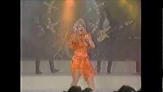 MAGALY CARRAQUILLO IMITANDO A YOLANDITA MONGE EN MUSICOMEDIA 90