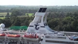 Kreuzfahrtschiff MS Astor im Nord-Ostsee-Kanal