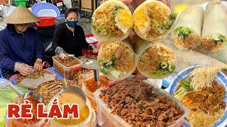 Tay Son Banh Cuon Shop packed with customers