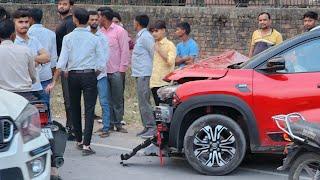 UP84 VLOGS is live build quality test of Mahendra bolero vs Renault