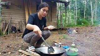 Gadis Dayak || Keruak Goreng Kecap, yang masak bikin gagal fokus