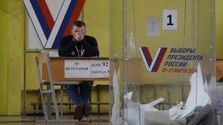 Первый день выборов президента РФ: поджоги кабин и порча урн для голосования зеленкой