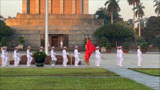 【ベトナム】 ホーチミン廟の国旗掲揚儀式　ハノイ　Flag-raising ceremony at Ho Chi Minh Mausoleum, Hanoi Vietnam　(2023.11)