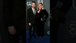 Kelly Clarkson  EX Husband has 2 PAY HER $2.6M