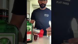 Here’s how to shotgun a Jagerbomb #drinking