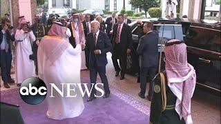 Biden fist bumps Saudi crown prince amid criticism | ABCNL