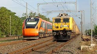 [ 2 VANDE BHARAT v/s RAJDHANI EXPRESS ]  PREMIUM TRAINS Goes Mad At Crazy Speed 