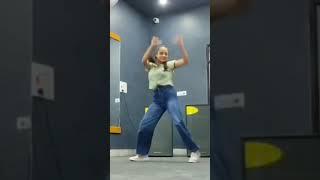 Trending dance video ️️ #dance #youtube #shortsvideo #trending #latestdance #viralvideo #viral