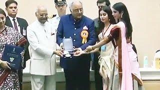 Boney Kapoor With Daughters Jhanvi Kapoor And Khushi Kapoor Take Mom Sridevi's National Award