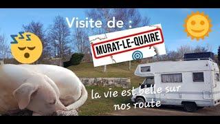 Un nomade qui vous emmène en balade avec son chien à Murat Le Quaire - #auvergne #vanlife