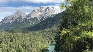 Zugspitze (2962 m) od Rasthaus Zugspitzblick, Fernpass, Tyrolsko, Rakousko (2017)