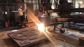 Flame cutting 510mm thick steel plate