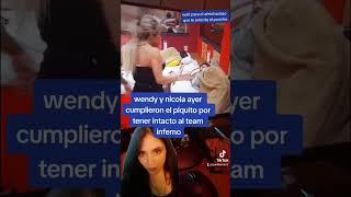 Wendy y Nicola cumplen su promesa y le dan almohadazo a wendy en - La Casa De Los Famosos