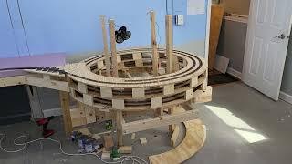 K & W HO Scale Model Railroad, Construction Update #7 - East helix reaches middle deck