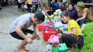 Solo Life on a Floating House: Girl Catches Fish to Sell on Market Day