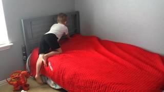 #PowerToKids How to make your bed for kids by a kid