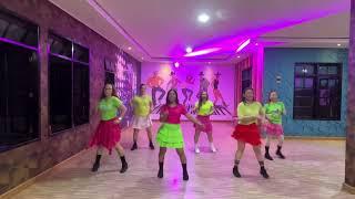 Ooh!Love Is In The Air || Choreo : Molly Yeoh (MY) || Demo : Brenda Studio Line Dance