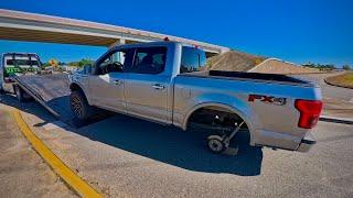 Ford F150 Loses a Wheel in the Middle of an Intersection!