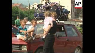 KOSOVO: PRIZREN: SERB TROOPS REPORTEDLY WITHDRAWING (2)