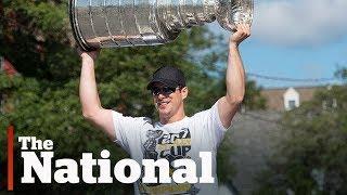 Sidney Crosby brings the Stanley Cup home — again