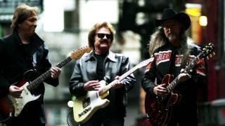 The Doobie Brothers - World Gone Crazy (Official Music Video)