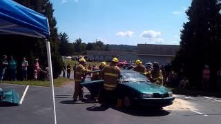 Jaws of life Demo @ a car show