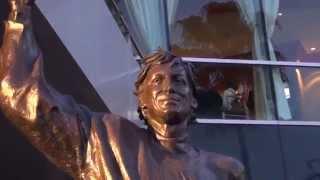 Wayne Gretzky statue outside Staples Center @OfficialGretzky