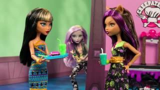 Monster High | Locker Looter at Monster High! | Fangtastic Fall Series