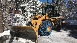 CAT 938G Plowing Snow - Lake Tahoe