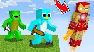 HUNTERS vs SUPERHERO SPEEDRUNNER in Minecraft