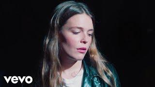 Maggie Rogers - Light On (La Blogothèque – Live in Paris)