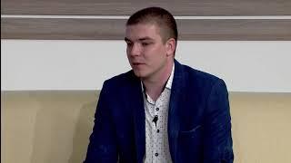 Максим Золотарев рассказывает семейные споры на шоу "Будильник"