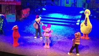 Universal studios singapore sesame steet christmas show 2015