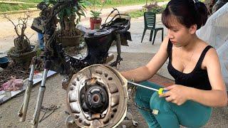 The genius girl went to the old lady's house to buy a broken old car to have money to buy rice