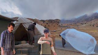 "Rain and nomadic tents: a story of Ramin and his family against the rain"