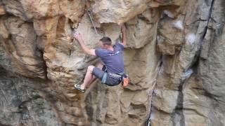 Chris Abernethy climbs Masada, 29 at Mt Arapiles
