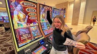 This Is Why She Plays Slots EVERY DAY Of Her Life!