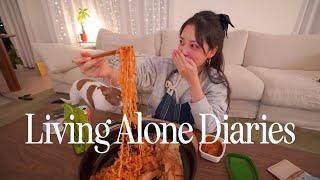 Living Alone Diaries | An introvert's self care day of not leaving the house and eating all day!
