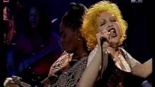 Cyndi Lauper - Girls Just Wanna Have Fun (Live on UK TV)