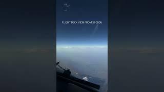 Flight deck view from 39 000ft altitude. Boeing 737-800 #flying #clouds #airlinevideos #aviation