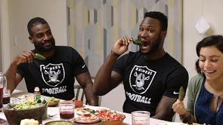 Cena familiar de los Raiders | Football is Family