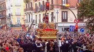 Se rompe la cruz de la imagen de Jesús del Gran Poder al chocar con un semáforo