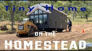 **NEW TINY HOME Delivered to our Off-Grid Homestead(Kropf Island 6243K Park Model RV) #tinyhome